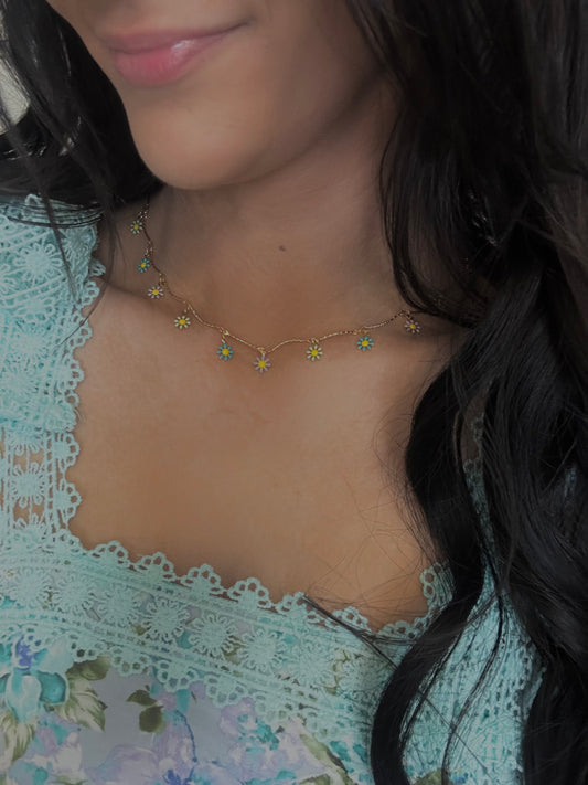Daisy Pendant Necklace