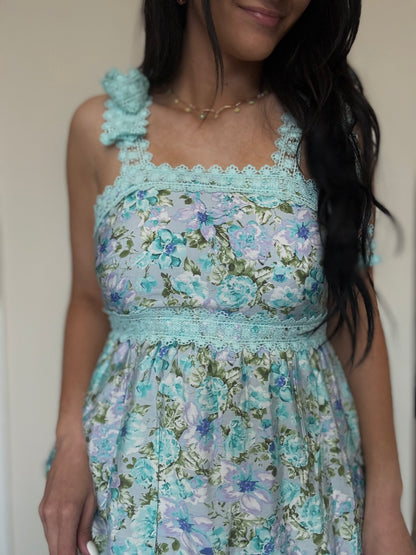 Knotted Lace Maxi Dress